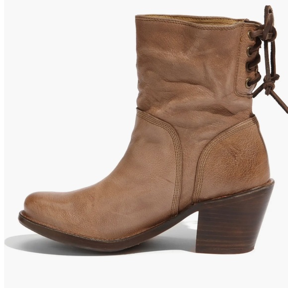 FRYE Carmen Back Lace Short Ankle boot size 10 B Sold Out - Picture 11 of 11